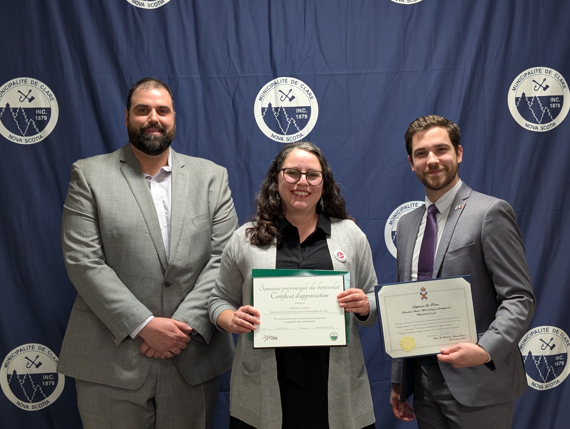 Warden Yvon LeBlanc, Volunteer of the Year Stéphanie St-Pierre & MLA Ryan Robicheau.